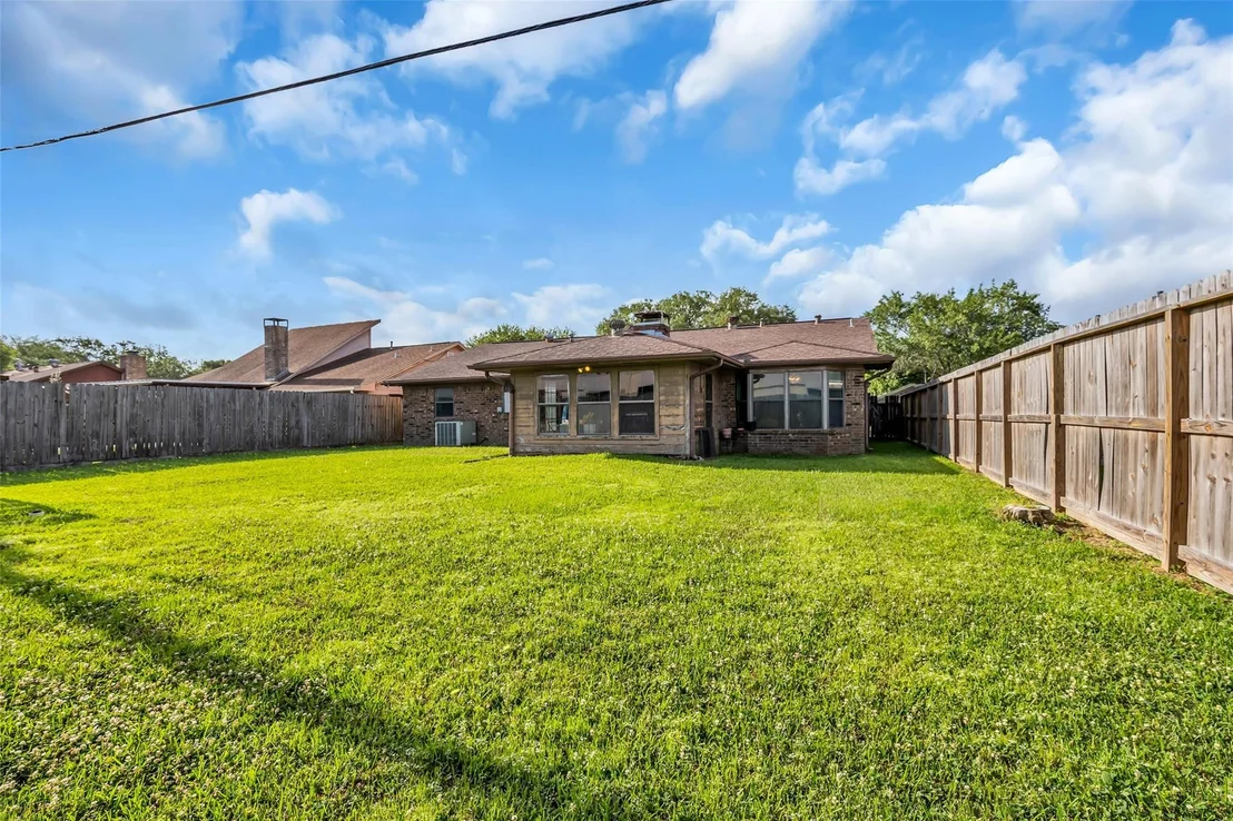Photo of 700 Briarclift Lane
