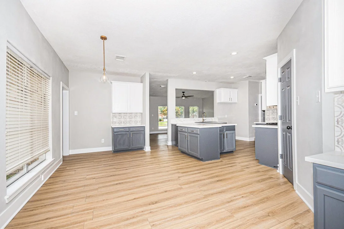 Photo of 7643 Rainbow Bend Drive