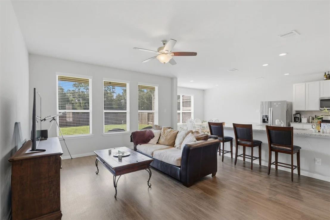Photo of 17622 Holroyd Road