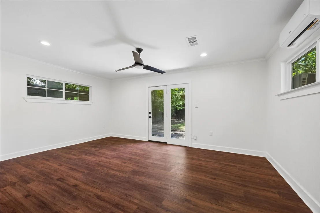 Photo of 3071 Locke Lane