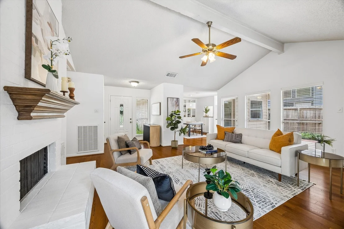 Photo of 20 Edgewood Forest Court