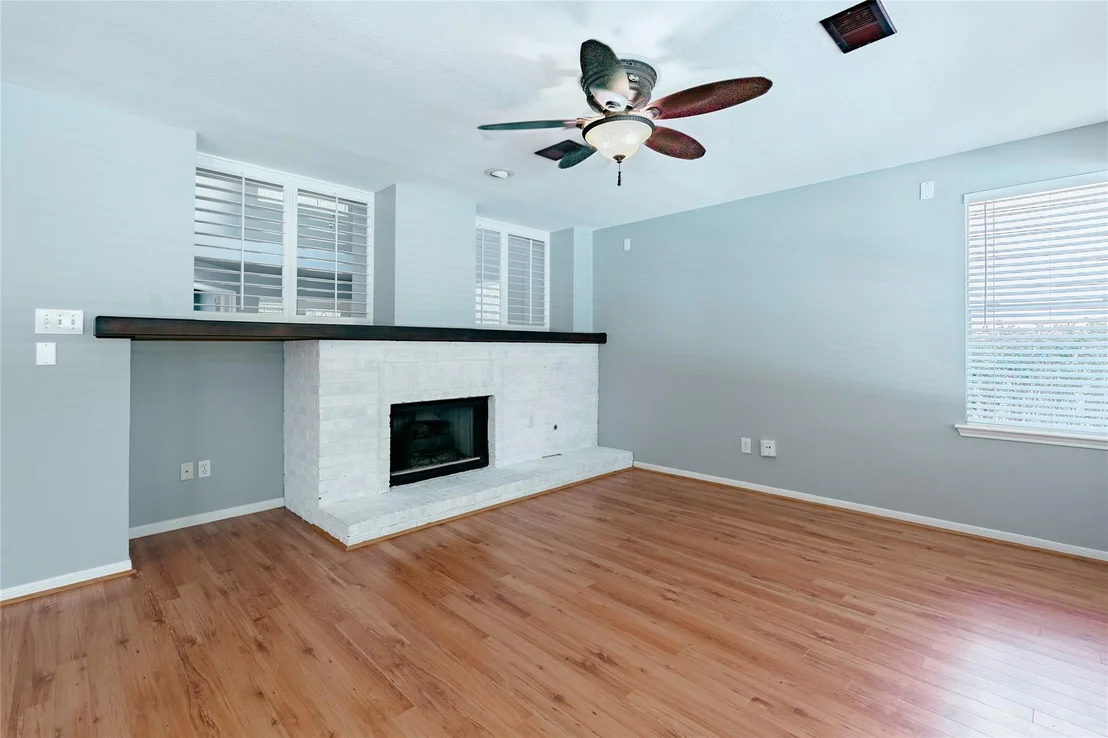 Photo of 22 E New Avery Place