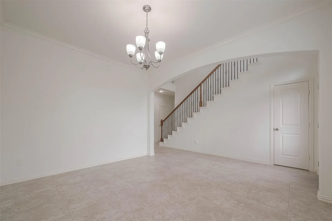 Photo of 2261 Oak Circle Drive N