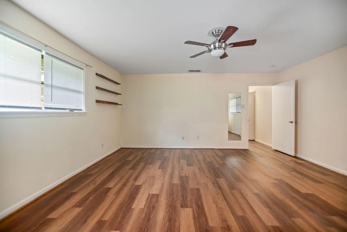 Photo of 1106 Brookhollow Drive