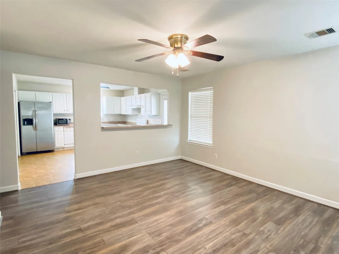 Photo of 715 Lakeview Drive