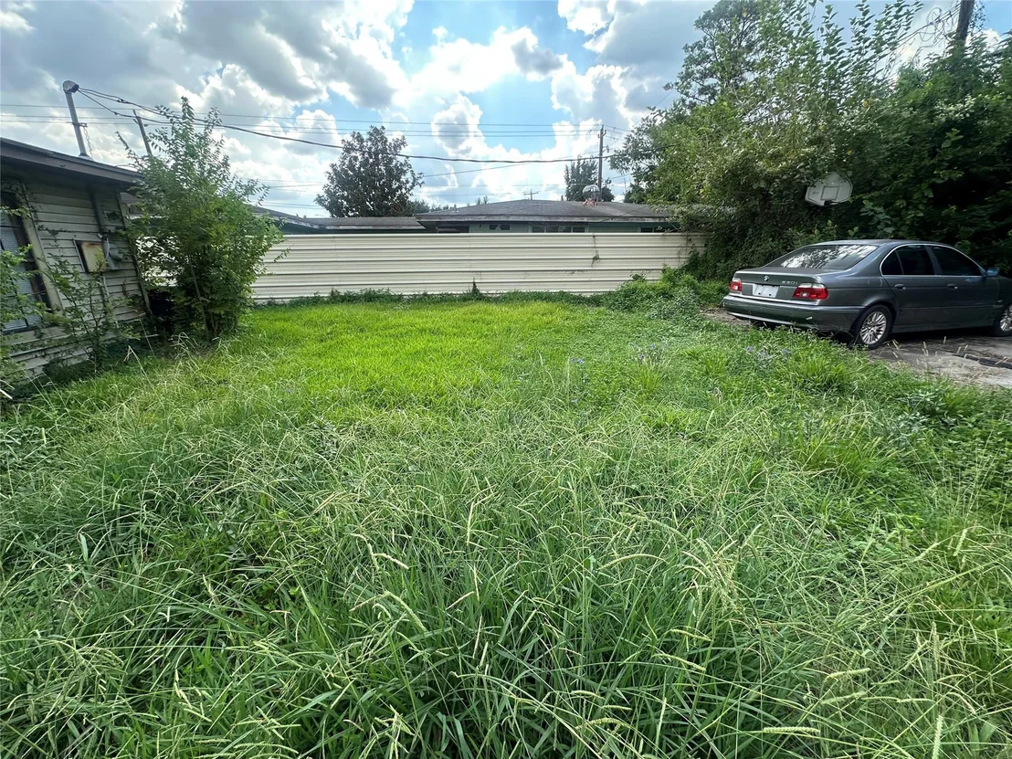 Photo of 8105 Howard Drive