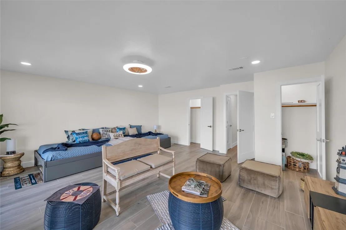 Photo of 30 Regency