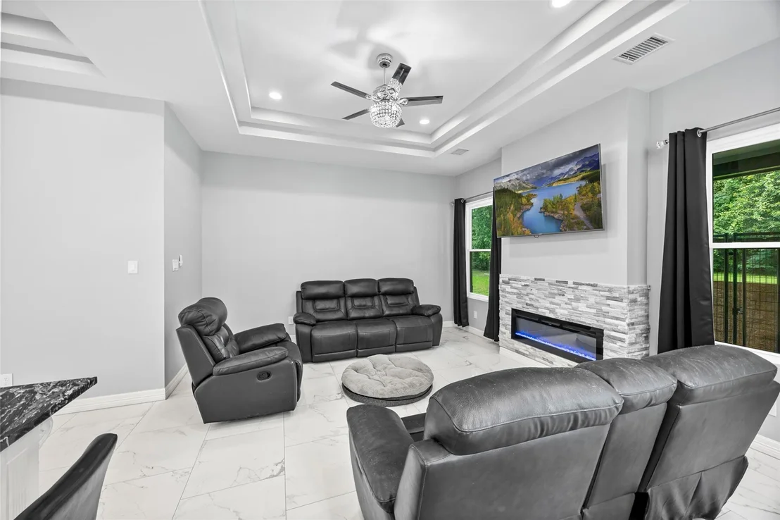 Photo of 355 County Road 3664