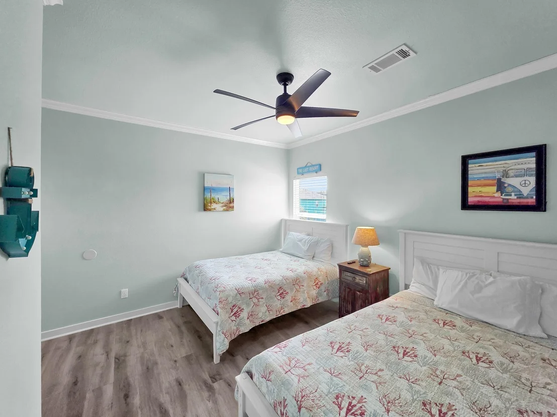Photo of 962 Surfside Drive