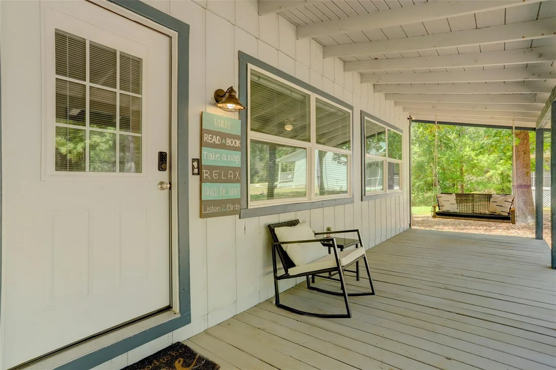 Photo of 261 Commodore Drive