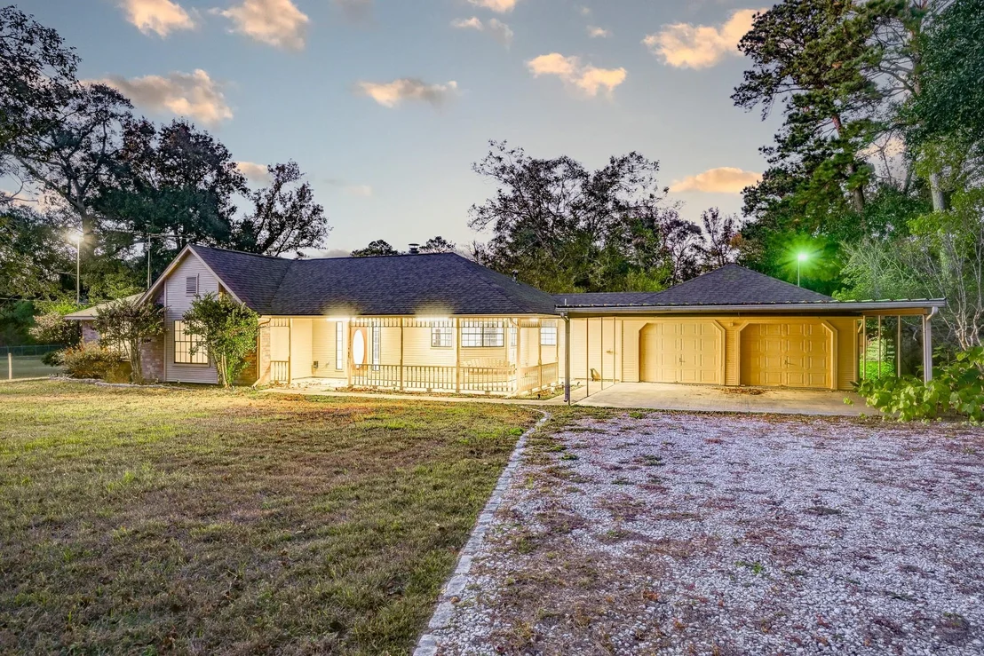 Photo of 25869 Magnolia Drive