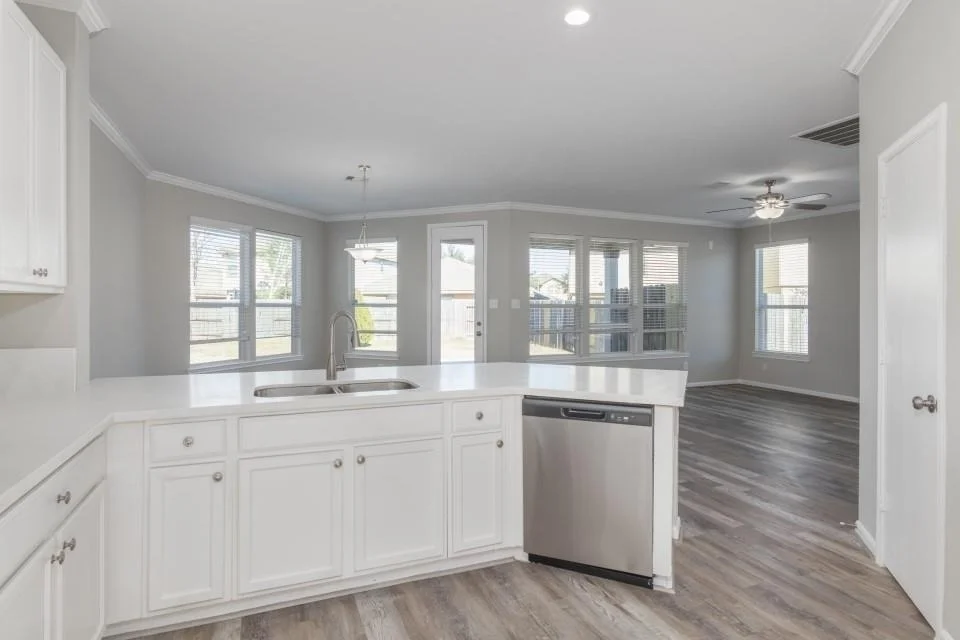 Photo of 18634 White Barnwood