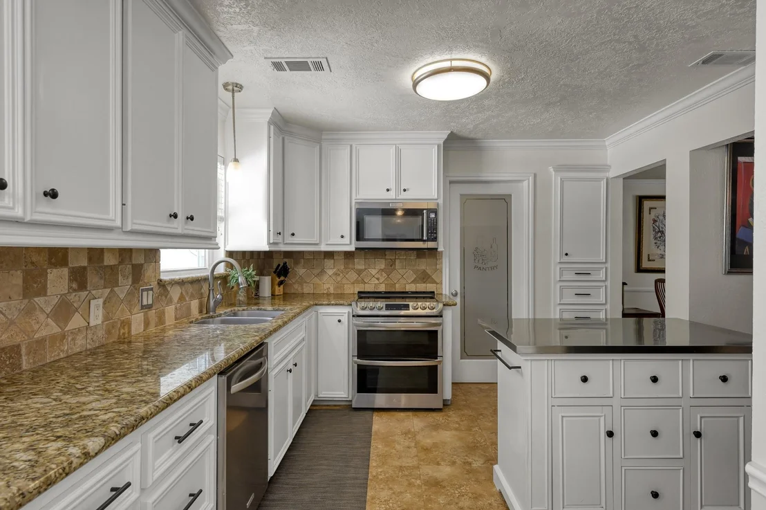 Photo of 6107 Craigway Road