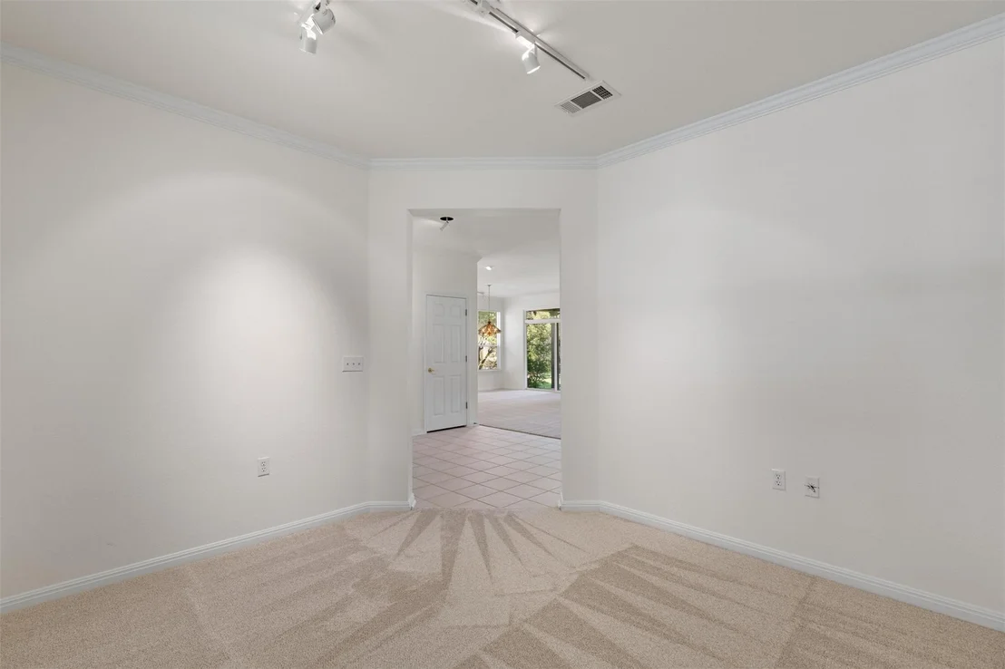Photo of 103 Brooks Circle