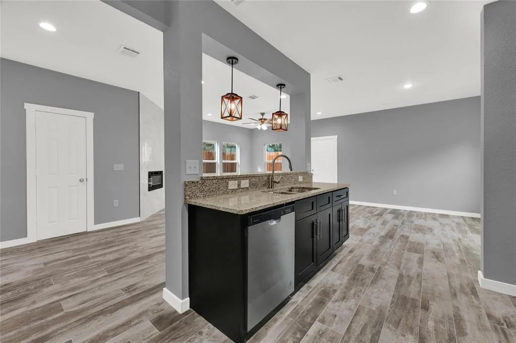 Photo of 16682 Meadowcroft