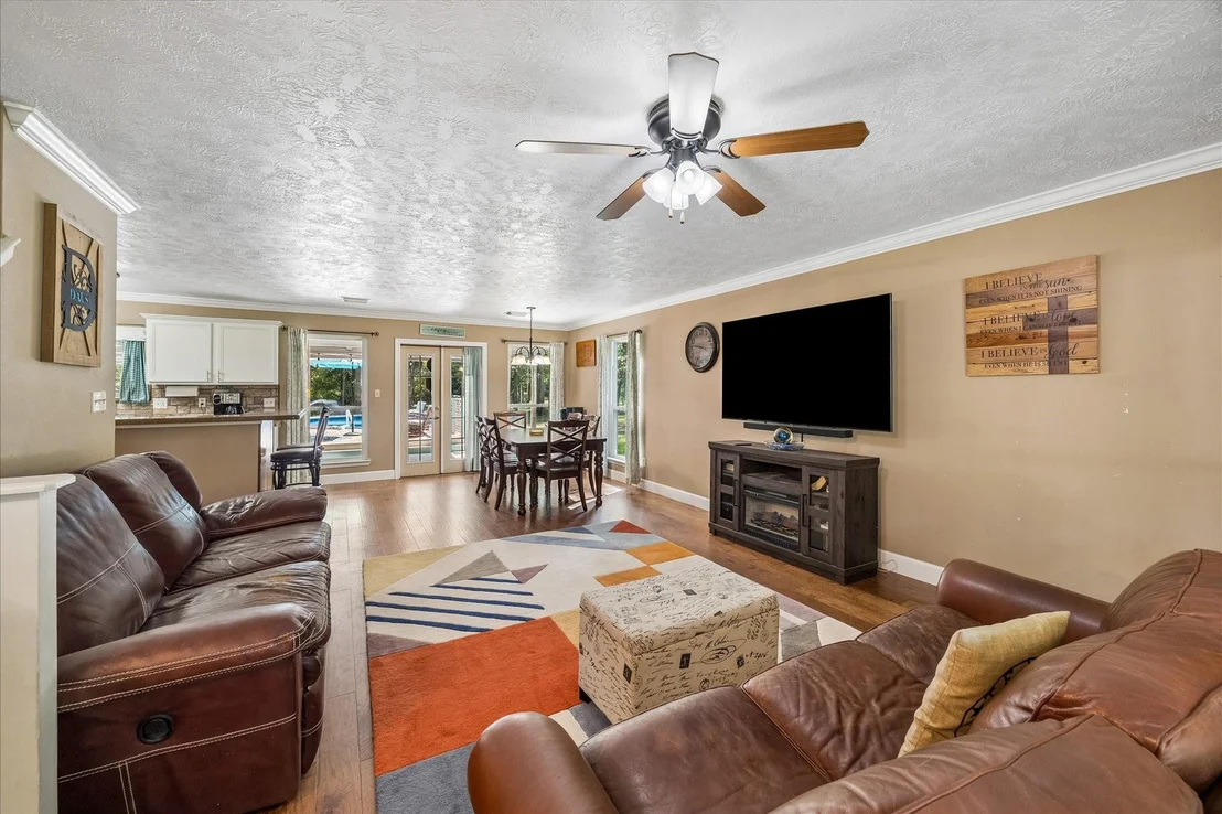 Photo of 641 County Road 404