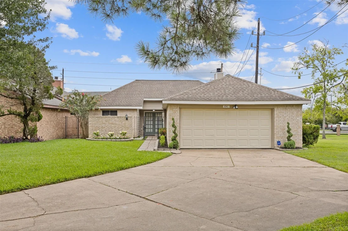 Photo of 3941 Heathersage Drive