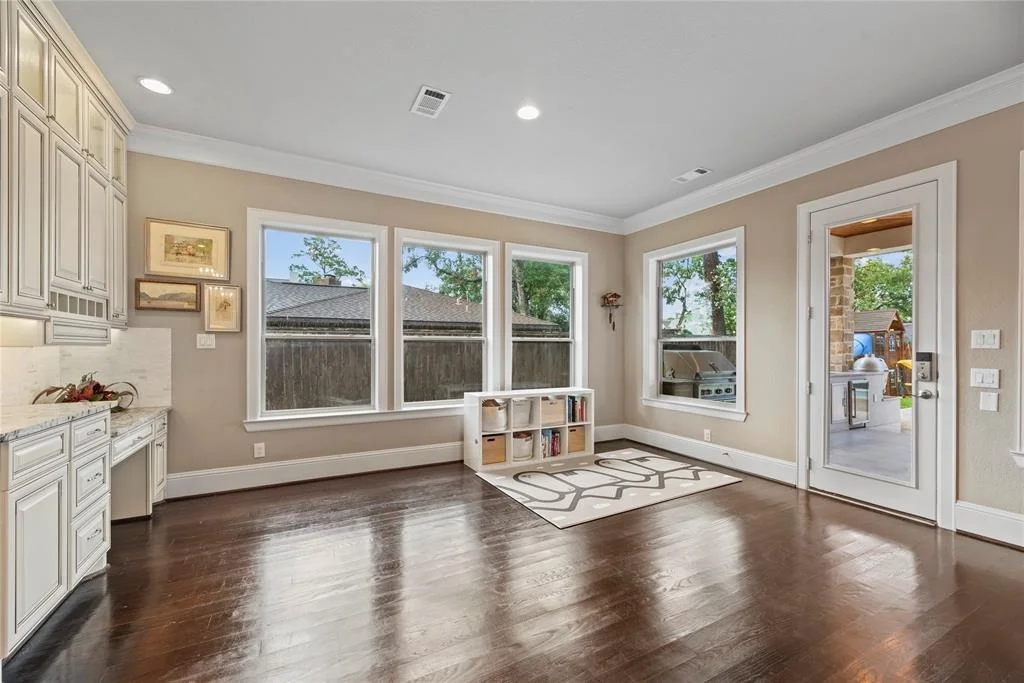 Photo of 1502 Hillendahl Boulevard