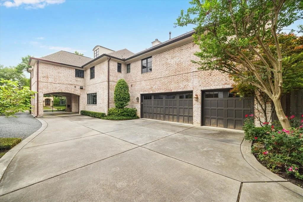 Photo of 4010 Overbrook Lane