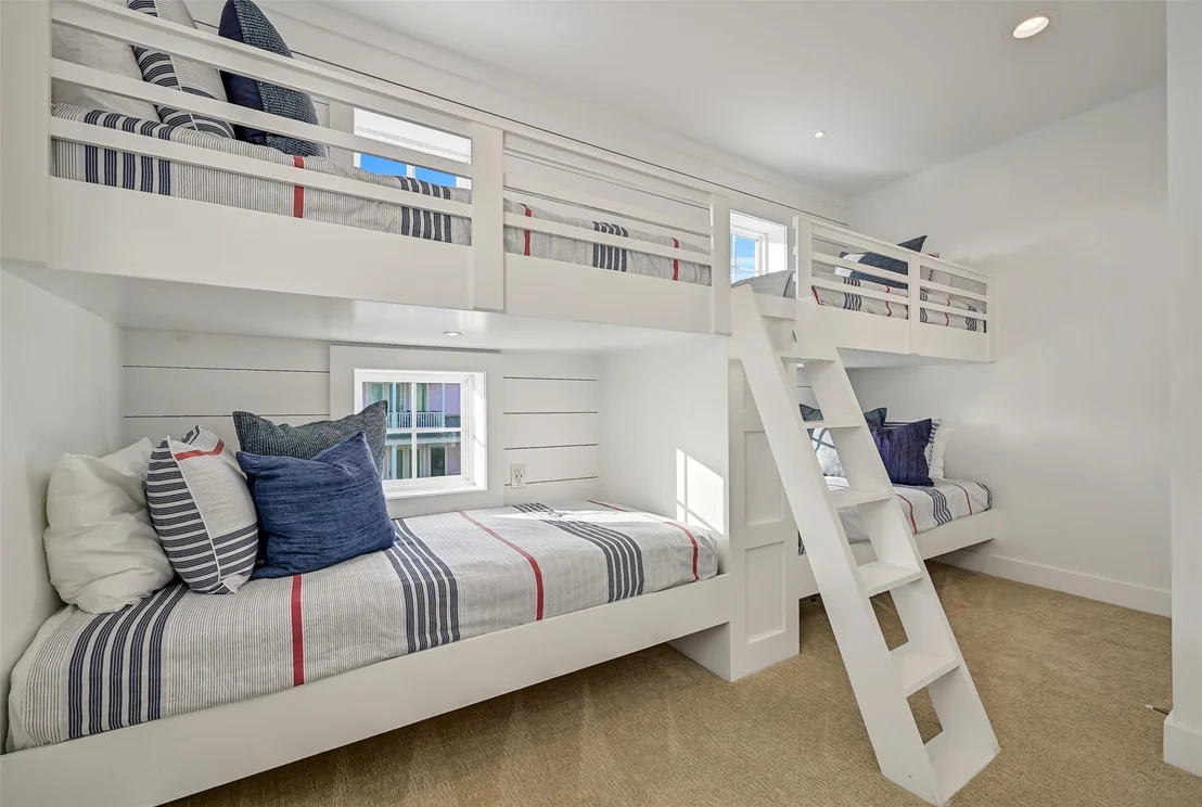 Photo of 11614 Beachside