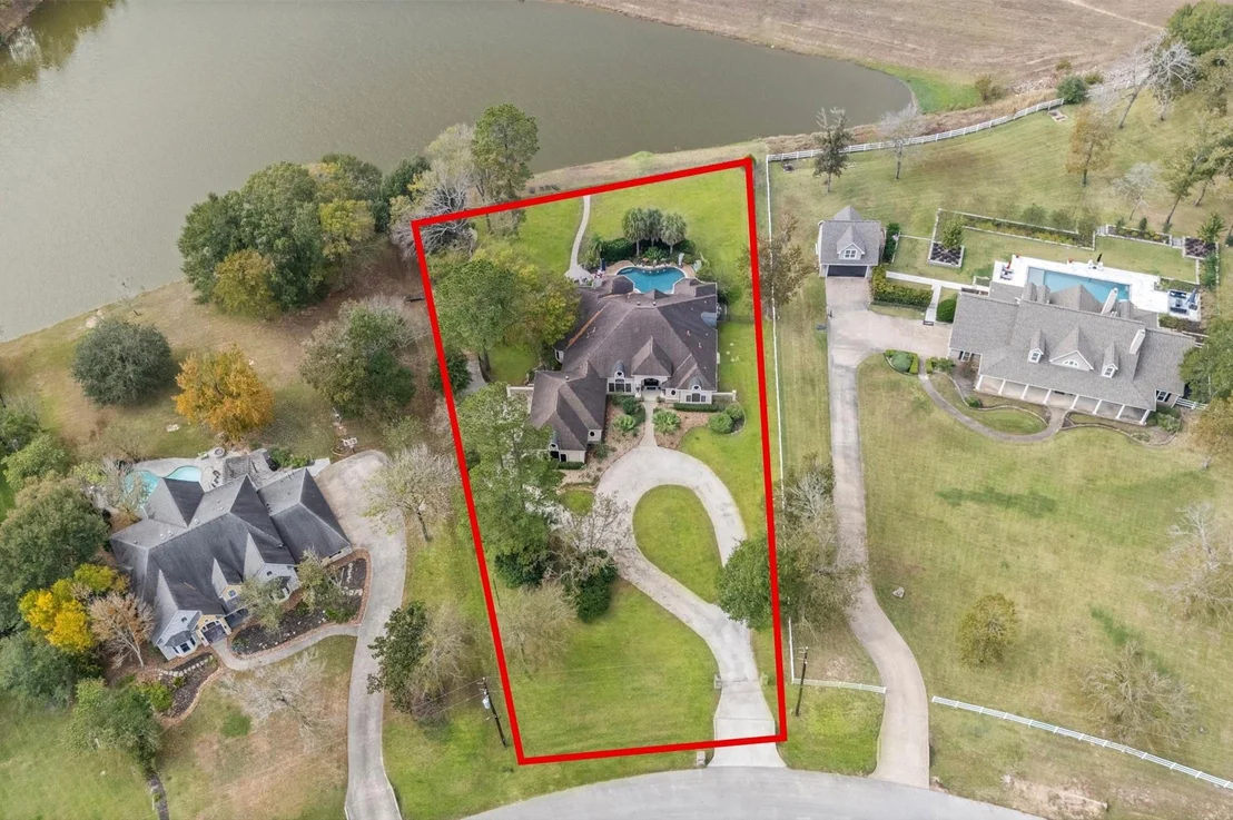 Photo of 9722 Crestwater Circle