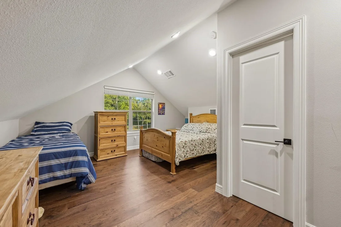 Photo of 33135 Willow Bend Road
