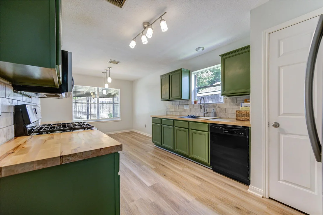 Photo of 4130 Donalbain Drive