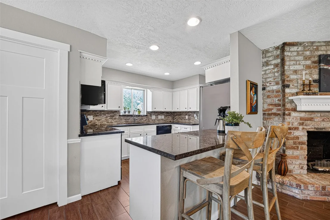 Photo of 4114 Willow Hill Drive