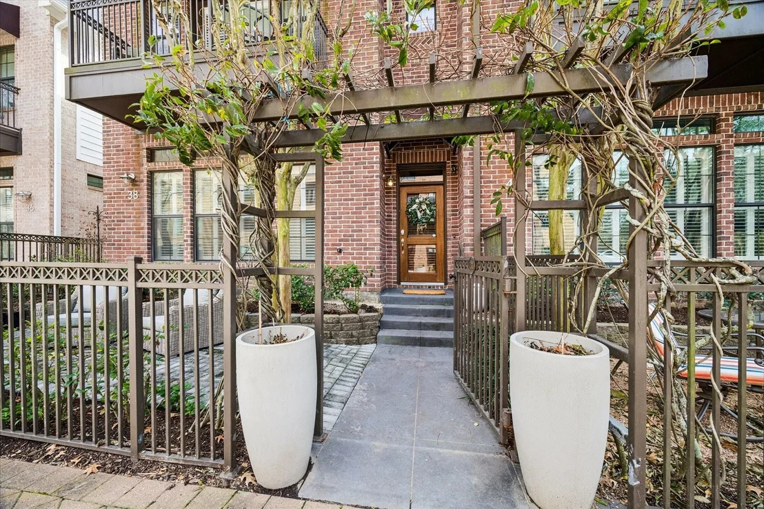 Photo of 38 Riva Row