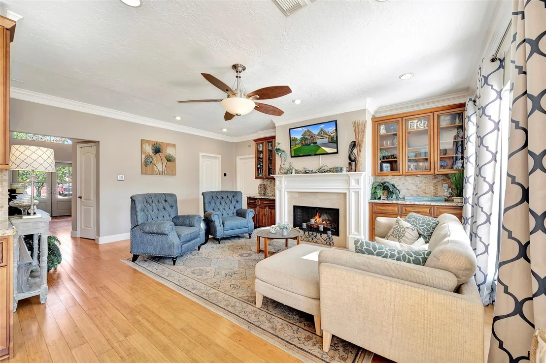 Photo of 2525 Breaux Trace