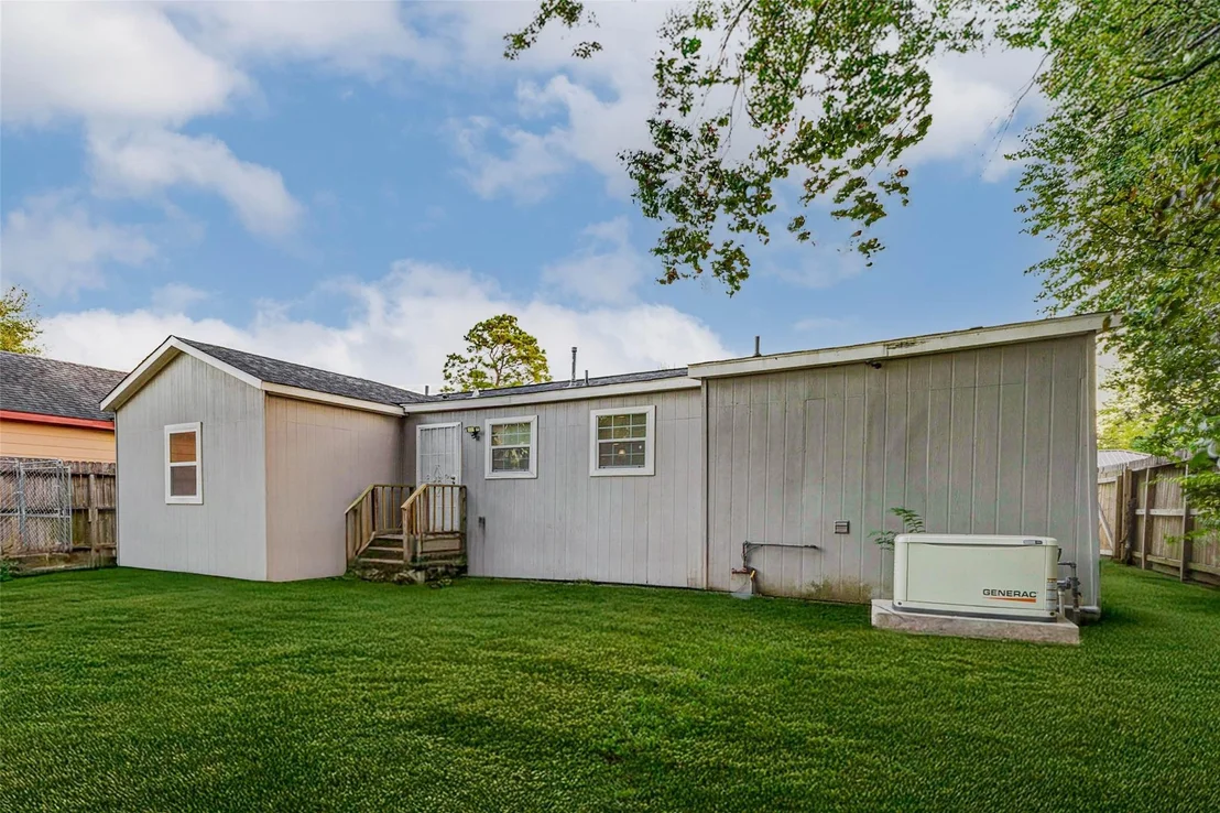 Photo of 907 Whitaker Avenue