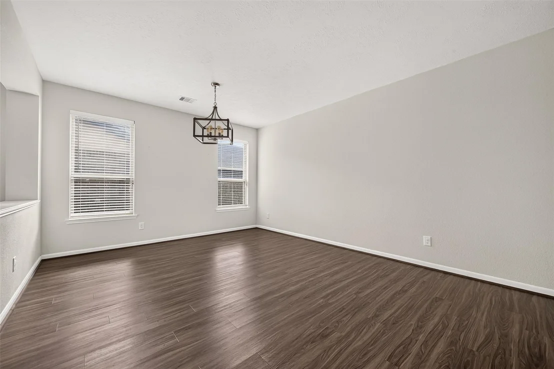 Photo of 25314 Queens Causeway Lane