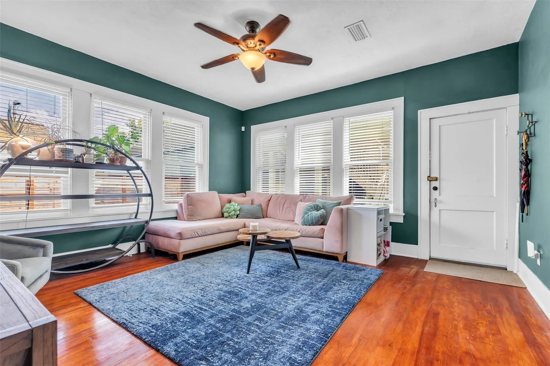 Photo of 2519 White Oak Drive
