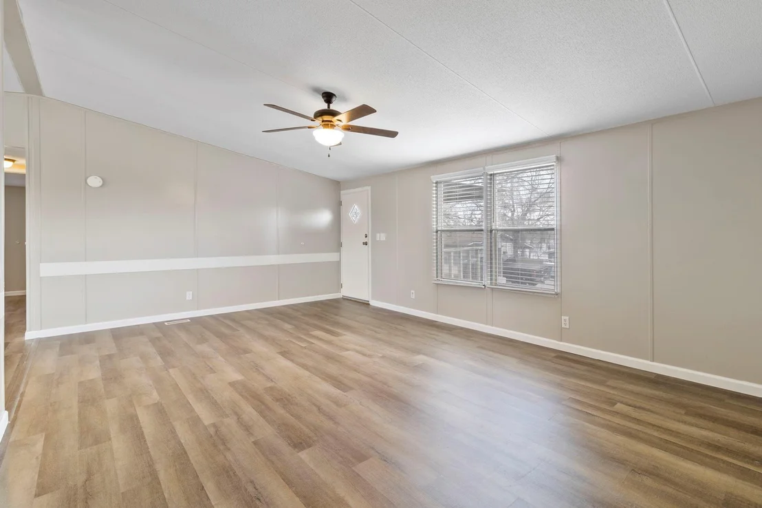 Photo of 1281 Creeklake Drive