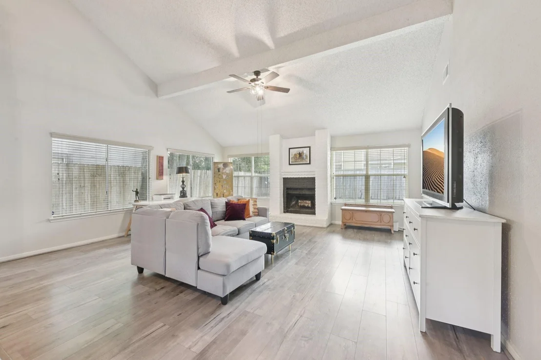 Photo of 3218 Knoll West Drive