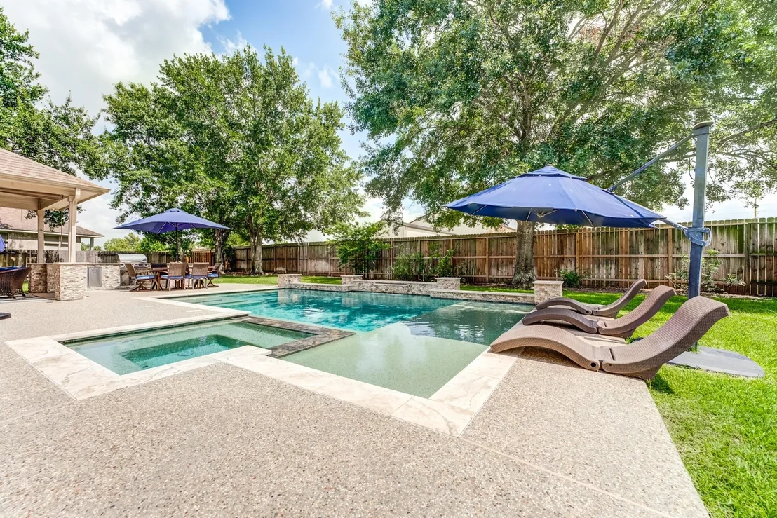 Photo of 10407 Middlerose Lane