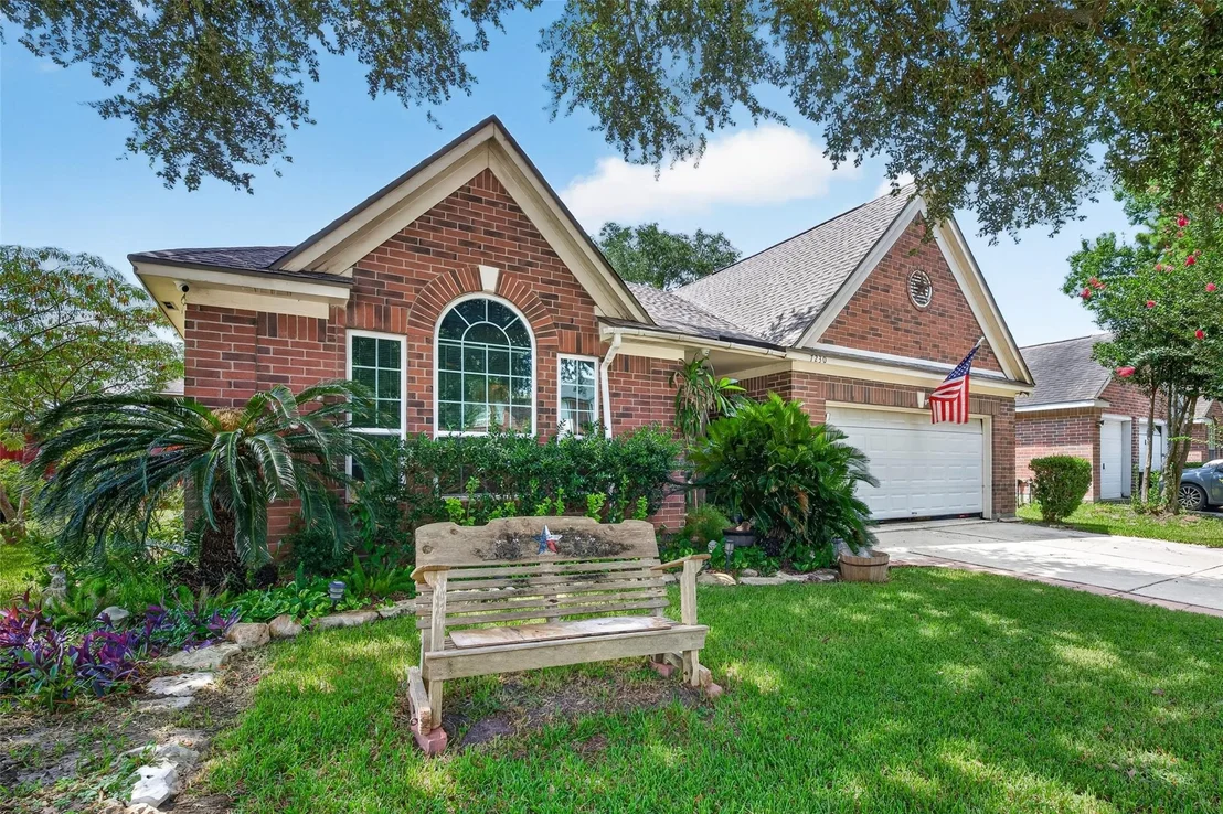 Photo of 7230 Oak Walk Drive