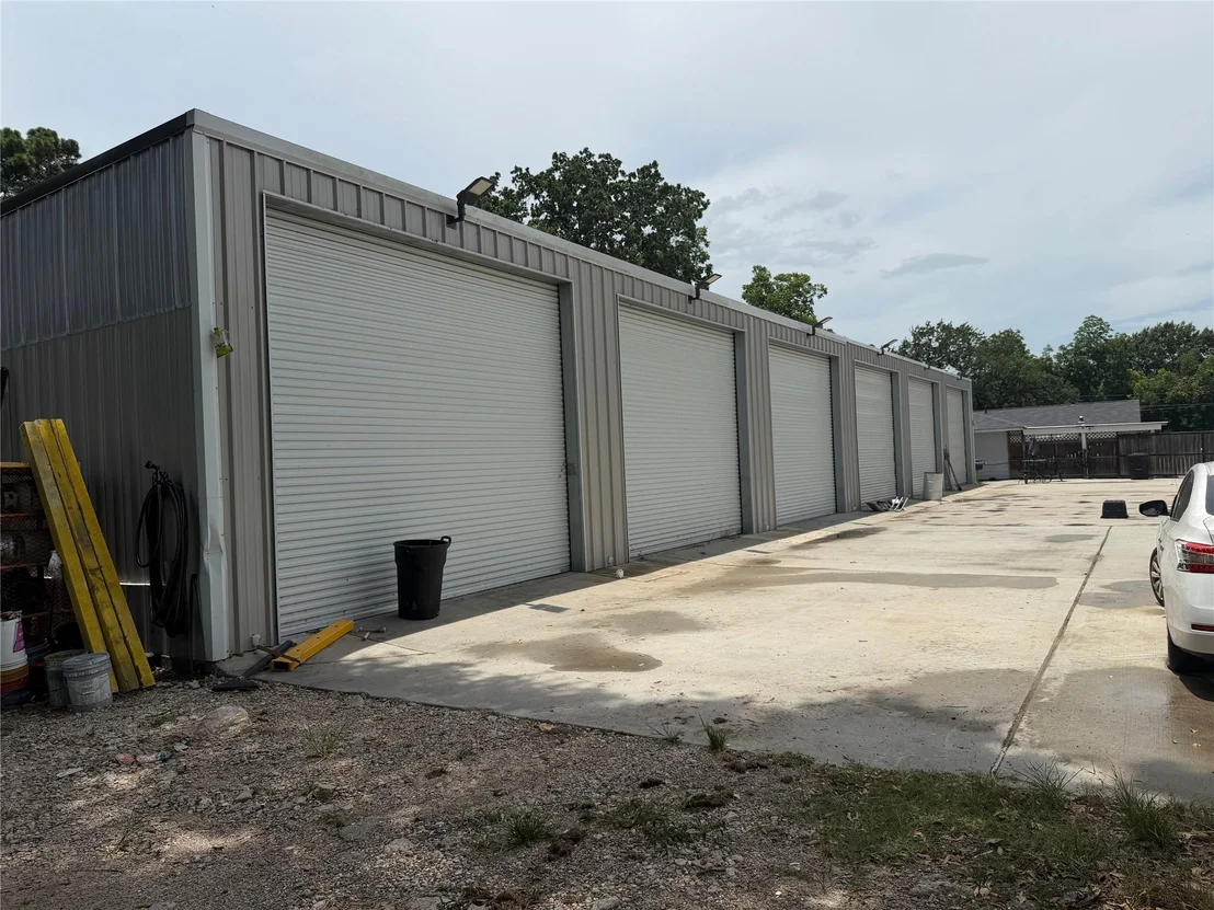 Photo of 9727 Radio Street