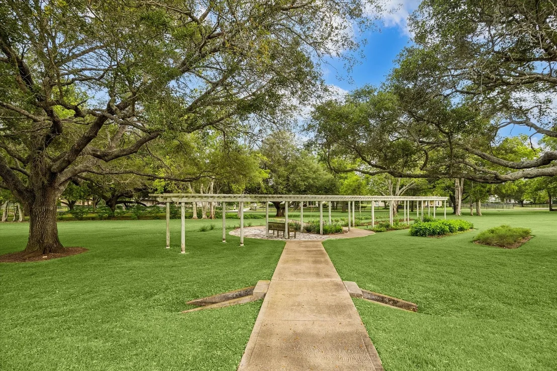 Photo of 32102 Fulbrook Commons
