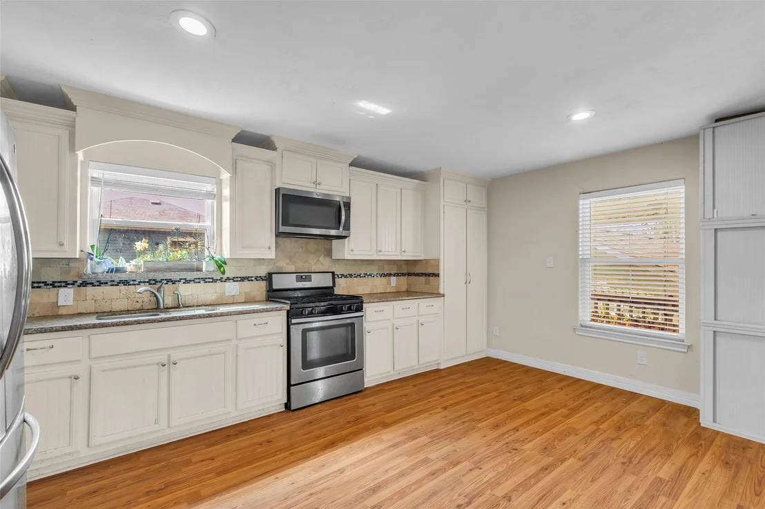 Photo of 2519 White Oak Drive