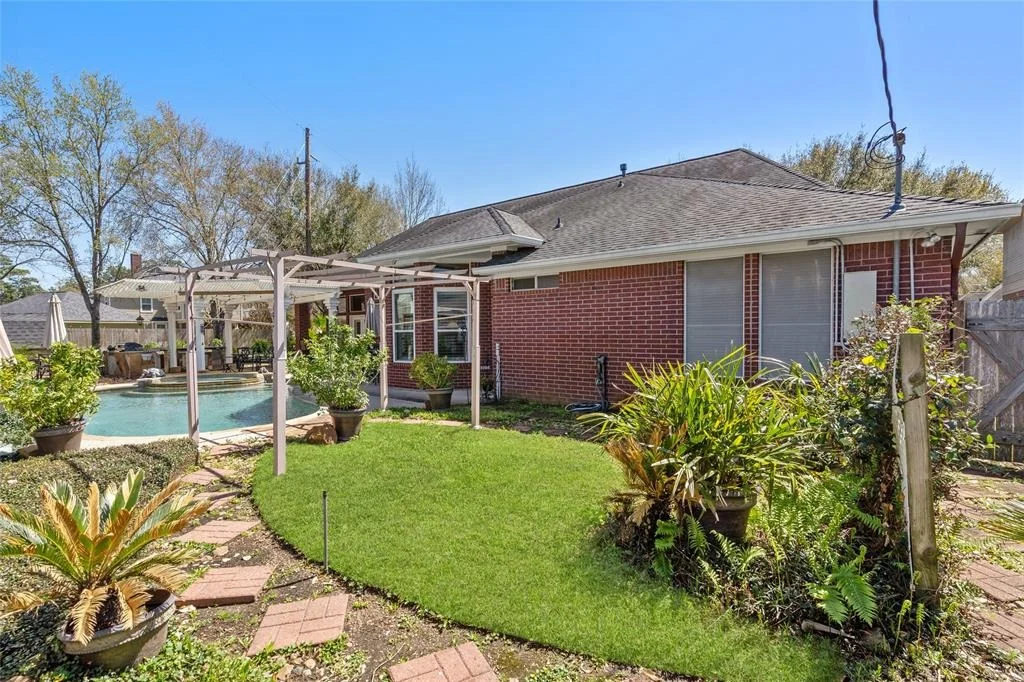 Photo of 5702 Summerfield Lane