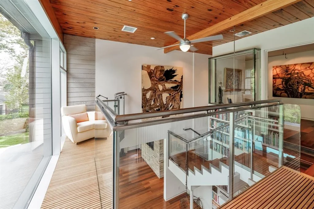 Photo of 2320 Blue Bonnet Boulevard