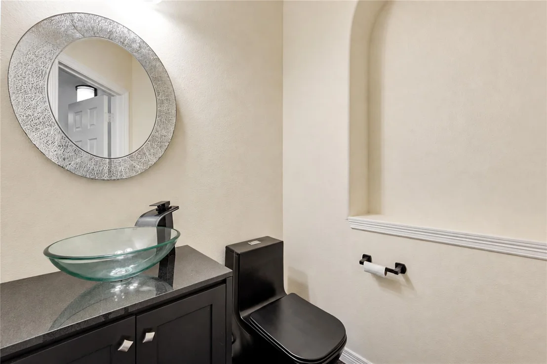 Photo of 2844 Torano