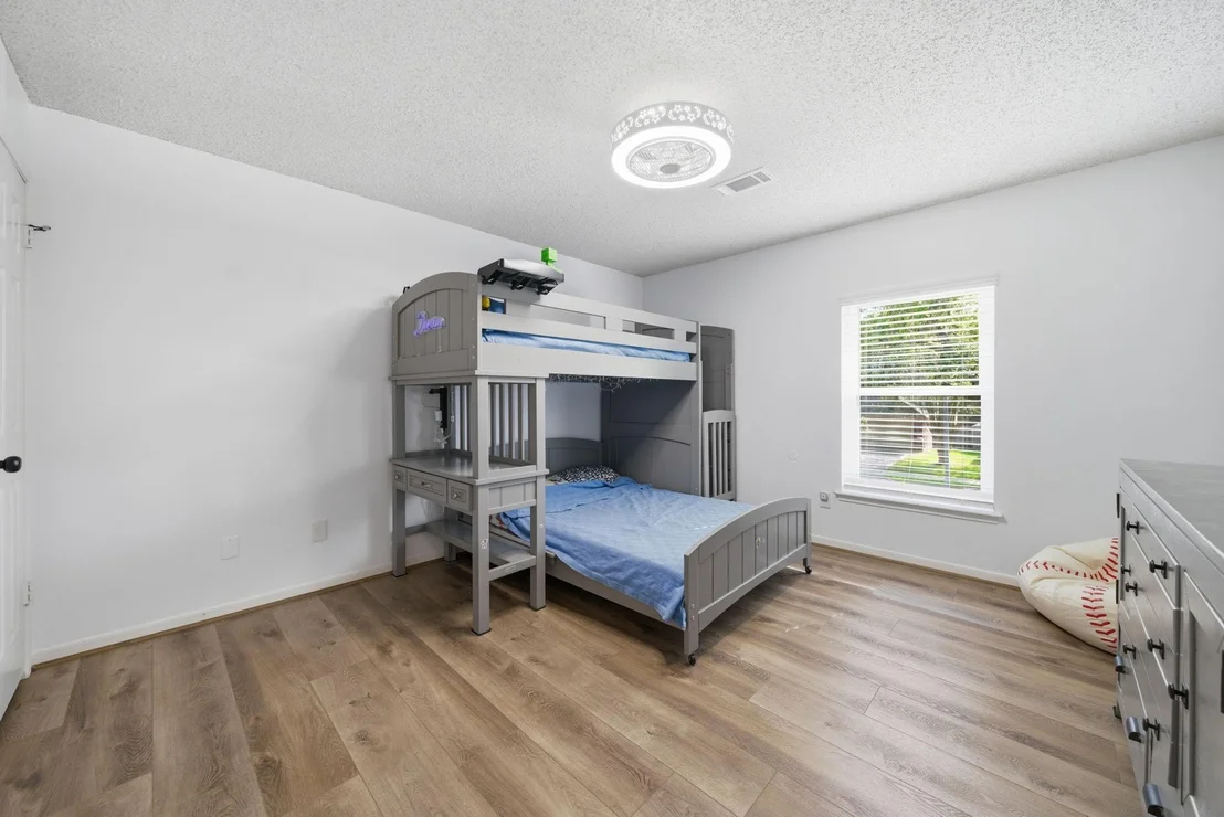 Photo of 815 Sierra Lake Drive
