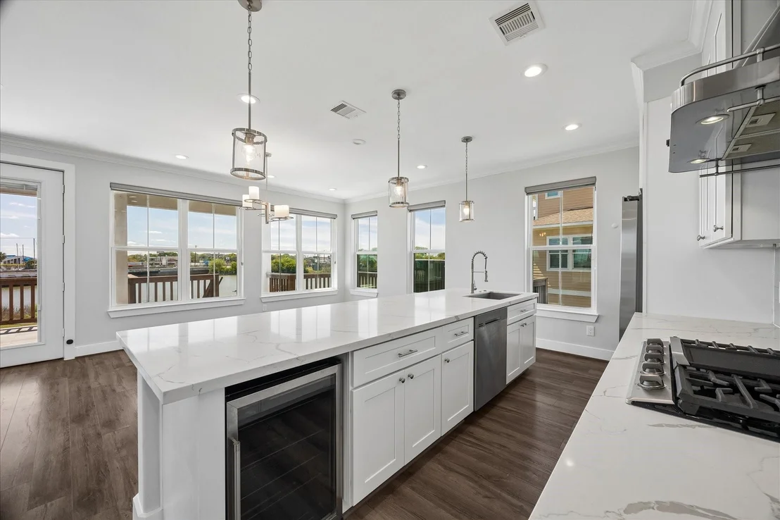 Photo of 2001 Oceanview Drive