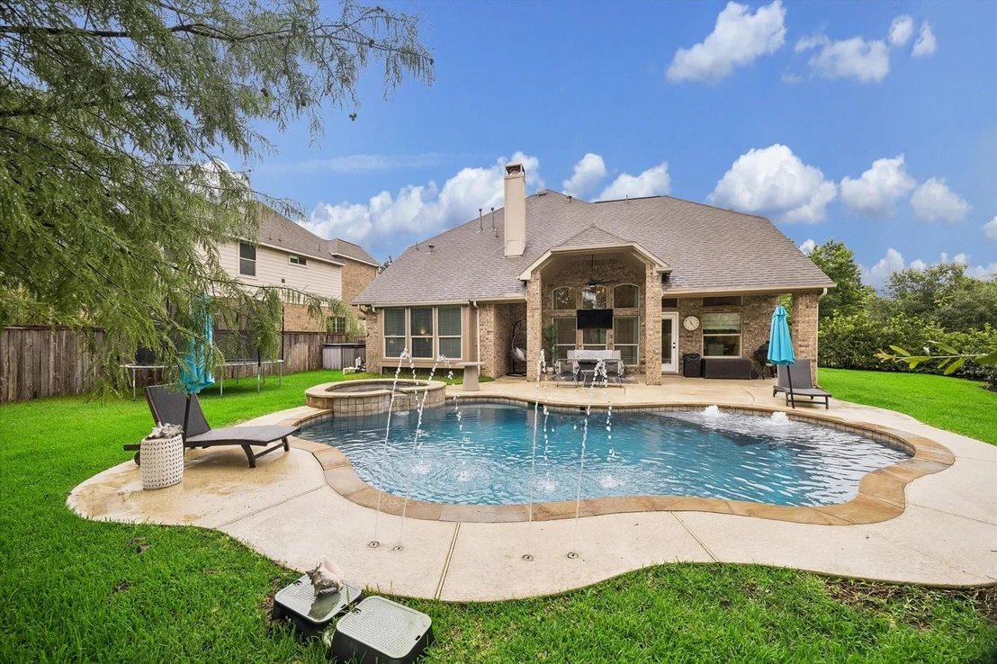 Photo of 18 Blue Bungalow Drive