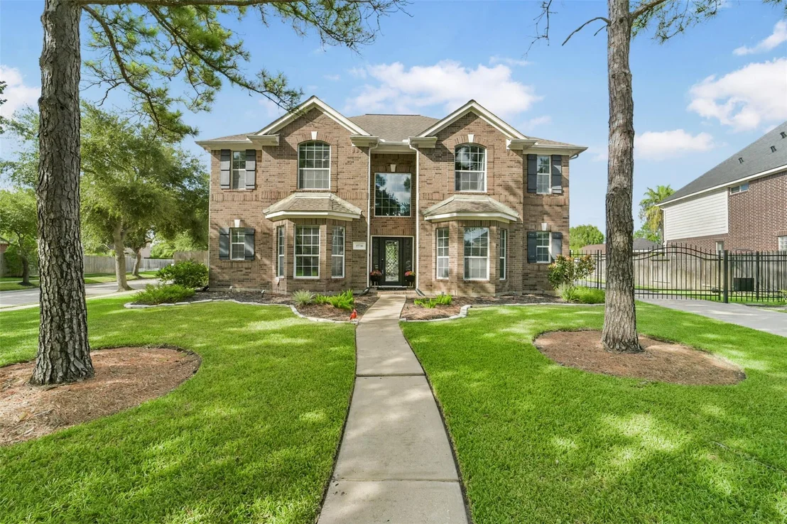 Photo of 15730 Lake Loop Drive
