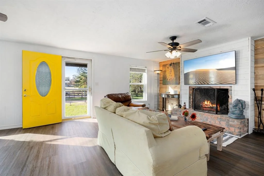 Photo of 33180 Wright Road