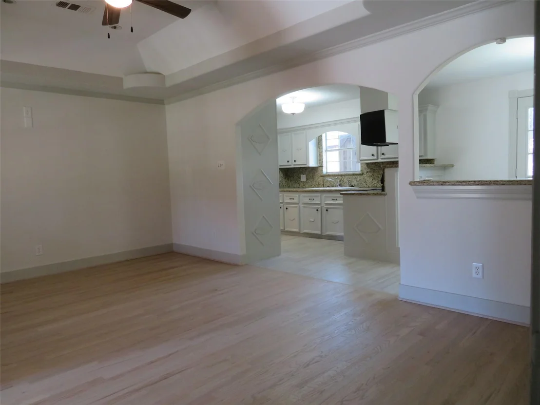 Photo of 2315 Langley Road