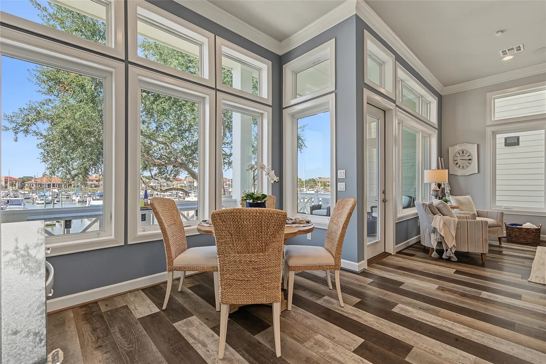 Photo of 2172 Marina Way